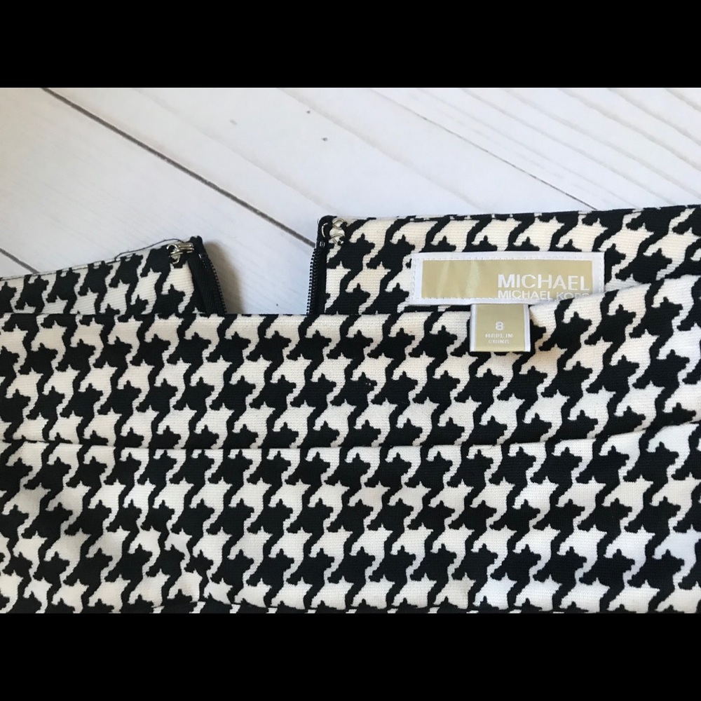 Michael Kors pencil skirt - Picture 3 of 3